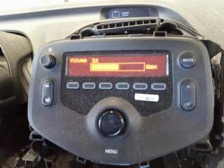 Peugeot 108 108, Hatchback, 2014 1.0 12V VVT-i picture 18