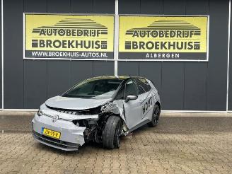 Vrakbiler auto Volkswagen ID.3 ID.3 (E11/E12), Hatchback 5-drs, 2019 52 kWh 2025/10