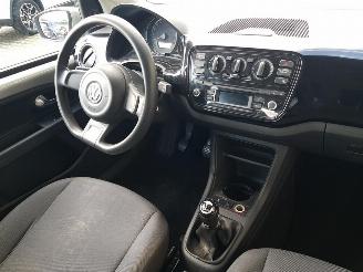 Volkswagen Up! 1.0 move up! BlueMotion picture 16
