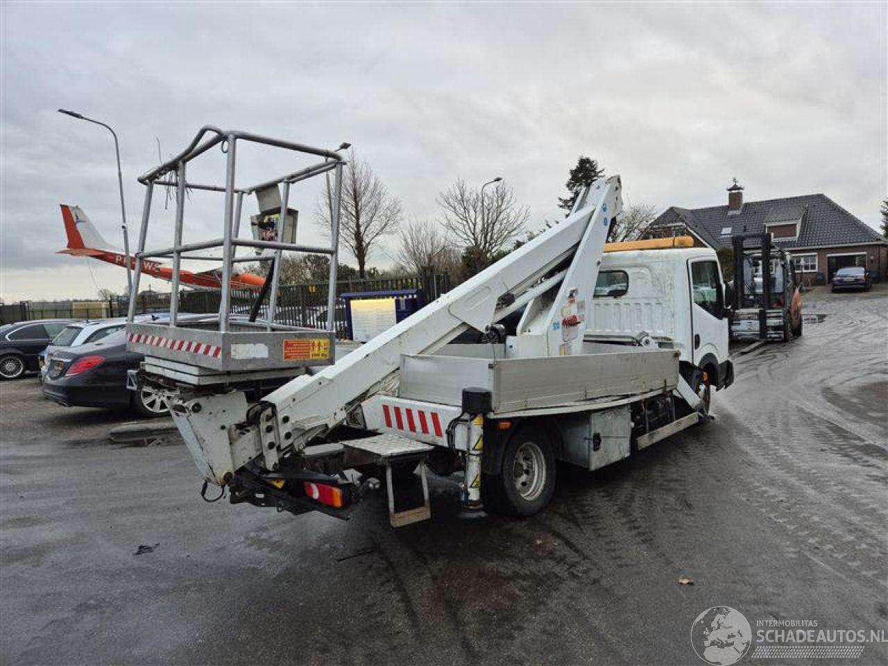 Nissan NT400 2.5 DCI Hoogwerker