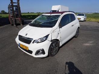 Peugeot 108 1.0 12v Allure TOP! picture 3
