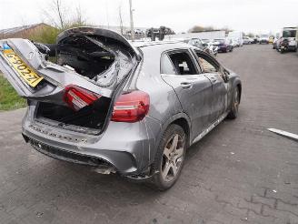 Démontage voiture Mercedes GLA 180 2018/8