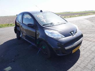 Peugeot 107 1.0 12v picture 4