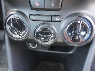 Peugeot 208 1.0 Vti picture 6