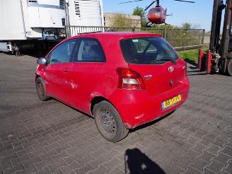 Toyota Yaris 1.3 picture 2