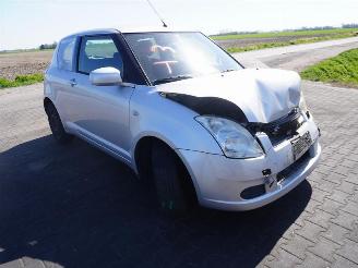 Suzuki Swift 1.3 picture 4