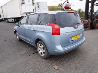 Peugeot 5008 1.6 HDiF picture 2