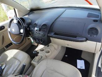 Volkswagen New-beetle Cabrio 2.0 picture 5