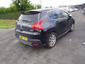 Vrakbiler auto Peugeot 3008 2.0 Hybrid 2014/1