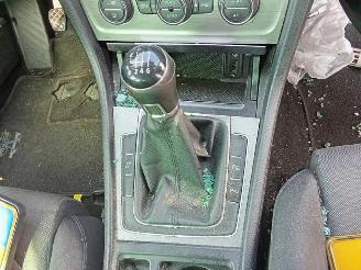 Volkswagen Golf 1.6 TDi picture 8