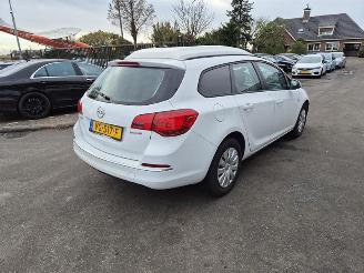 Uttjänta bilar auto Opel Astra 1.7 CDTi 16V 2013/11