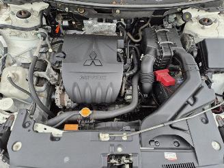 Mitsubishi Lancer 1.6 picture 9