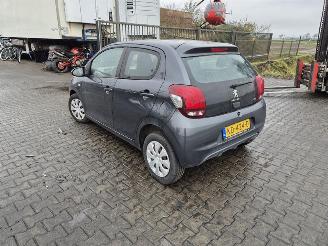 Peugeot 108 1.0 12V picture 2