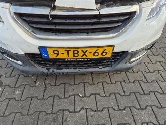 Peugeot 2008 1.2 12v picture 6