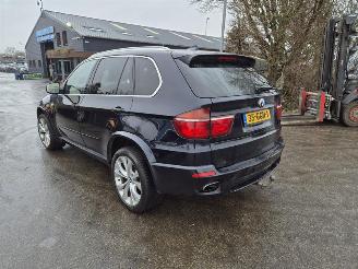 BMW X5 4.8i picture 2