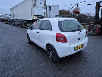 Toyota Yaris 1.0 12v picture 2