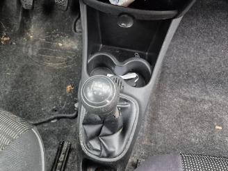 Peugeot 107 1.0 12v picture 7