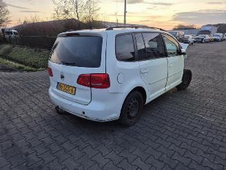 Vrakbiler auto Volkswagen Touran 1.2 TSi 2011/9