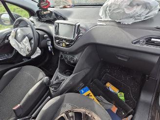 Peugeot 208 1.2 12v picture 5