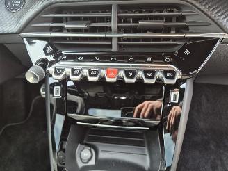 Peugeot 208 e picture 10