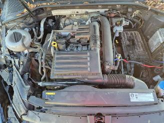 Volkswagen Golf 1.2 TSi picture 9