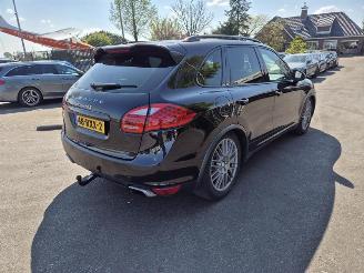 krockskadad bil auto Porsche Cayenne S HYBRID 2011/8
