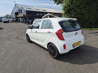 Kia Picanto 1.0 12v picture 2