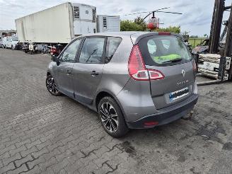 Renault Scenic 1.5 DCi picture 2