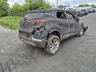 Salvage car Renault Captur 1.3 Mild Hybrid 140 2021/12