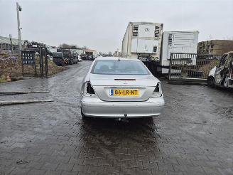Salvage car Mercedes E-klasse 240E 2003/1