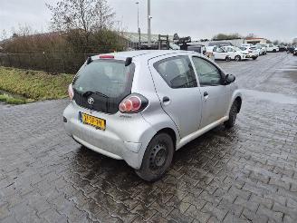 Salvage car Toyota Aygo 1.0 12v 2006/8