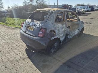 Salvage car Fiat 500E  2022/4