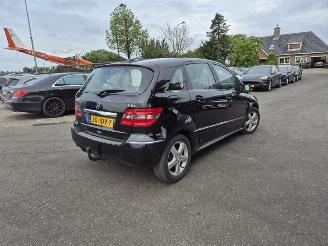Schadeauto Mercedes B-klasse 180 CDi 2009/4