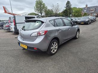 krockskadad bil auto Mazda 3 1.6  i 2009/8