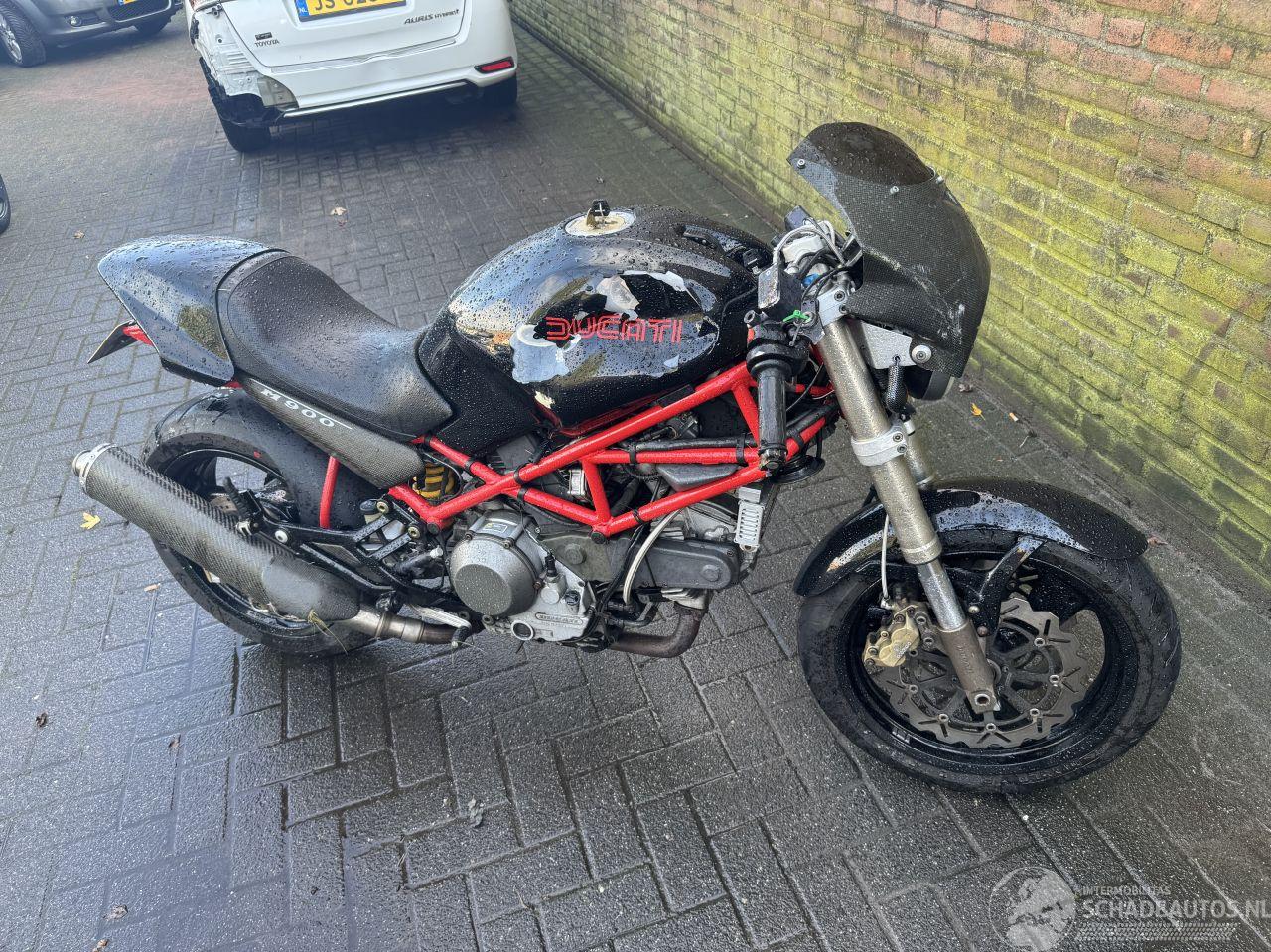 Ducati Monster 900 