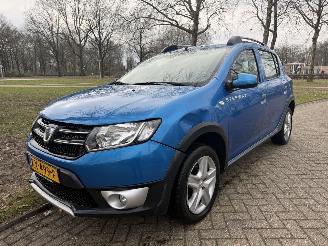 krockskadad bil auto Dacia Sandero  2013/1