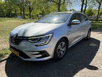 Damaged car Renault Mégane Estate 2022/1