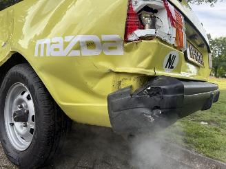 Mazda 323  picture 16