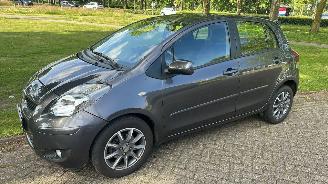 uszkodzony samochody osobowe Toyota Yaris  2010/1