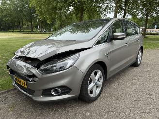 Voiture accidenté Ford S-Max  2016/1