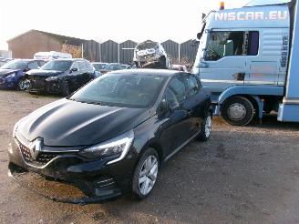 Damaged car Renault Clio 1.0 Zen 5 Drs- HB 2020/10