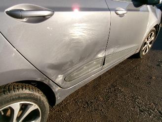 Hyundai I-10 1.0 Sky picture 12