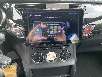 Unfallwagen Citroën DS3 1.2 VTI Chic Motorschade 2013/10