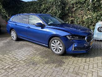 Vaurioauto  passenger cars Skoda Superb Mild Hybrid 1.5 TSi MHEV Business Edition Automaat Kombi 2025/6