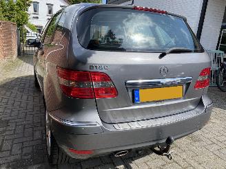 Mercedes B-klasse 180 Business Class bak en motor uitgevallen picture 11