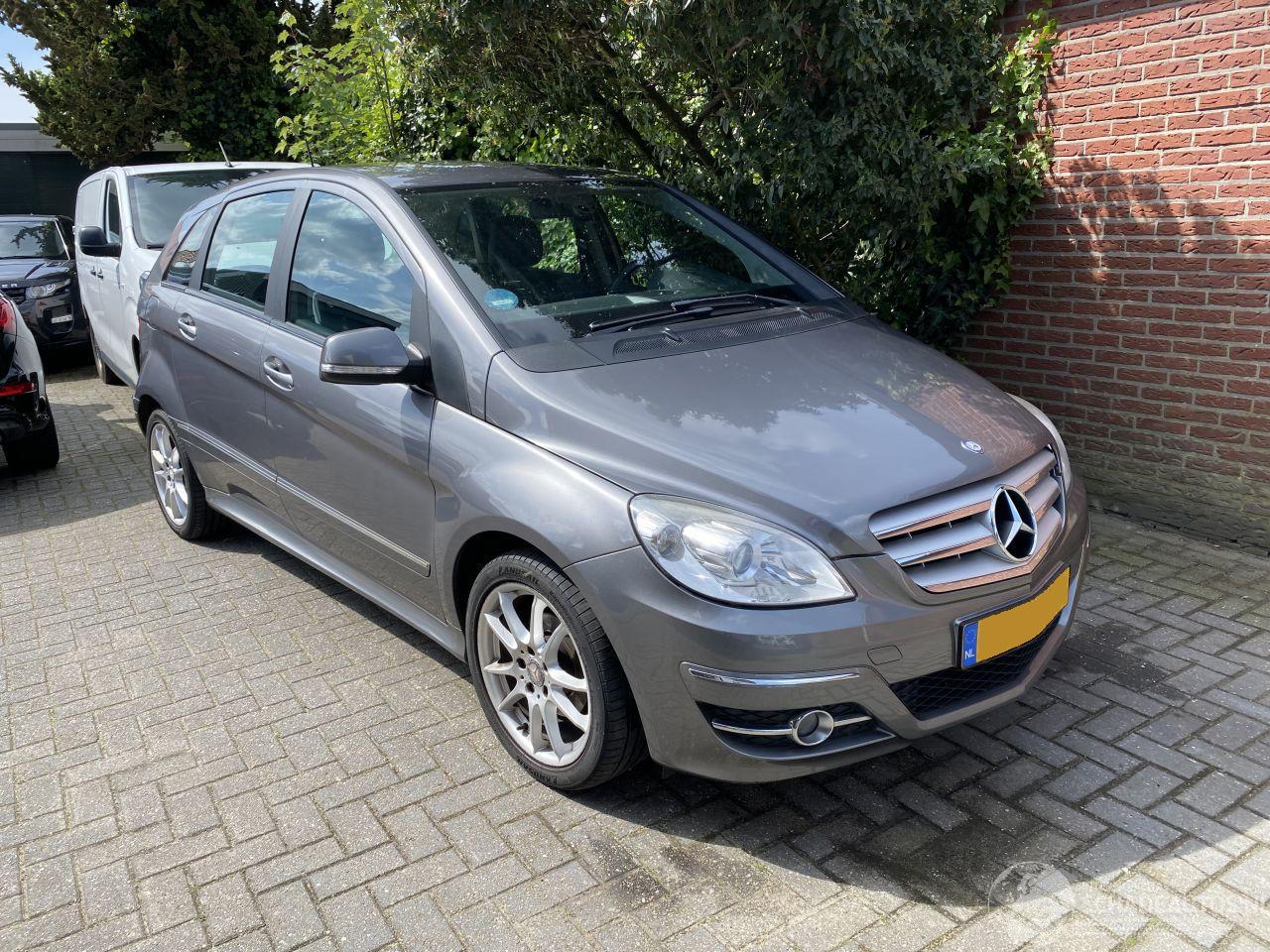 Mercedes B-klasse 180 Business Class automaatbak en motor uitgevallen VASTE PRIJS/FINAL PRICE