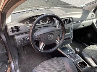 Mercedes B-klasse 180 Business Class bak en motor uitgevallen picture 37