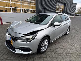 Coche accidentado Opel Astra 1.2 Turbo 12V Combi/o  Benzine 1.199cc 81kW (110pk) FWD 2020/11