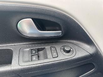 Volkswagen Up! 1.0 12V 60 Hatchback  Benzine 999cc 44kW (60pk) picture 19