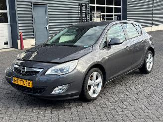 Schadeauto Opel Astra 1.4 Turbo 16V Hatchback 4Dr Benzine 1.364cc 88kW (120pk) FWD 2011/11